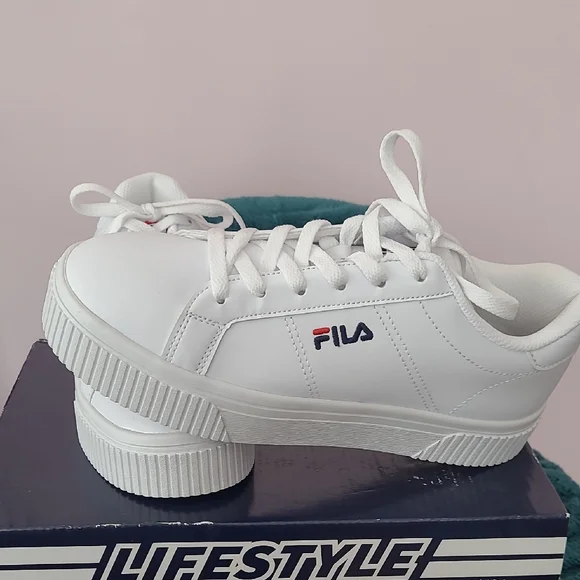 Fila Classic White Sneakers - Picture 1 of 6